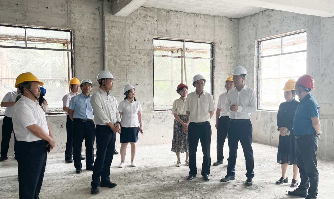 广药集团辅导一行到白云山Z6尊龙凯时造药发展出产经营调研